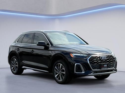 Mythos Black Metallic 2024 Audi Q5 45 S line quattro Premium