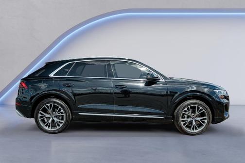 2024 Audi Q8 55 Premium