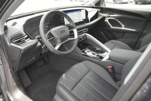2025 Audi Q5 2.0T quattro Premium
