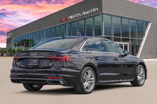 2023 Audi A4 45 S line quattro Premium