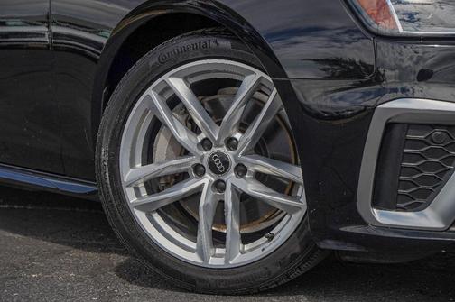 2023 Audi A4 45 S line quattro Premium