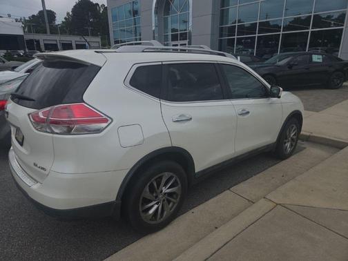 Moonlight White 2015 Nissan Rogue SL
