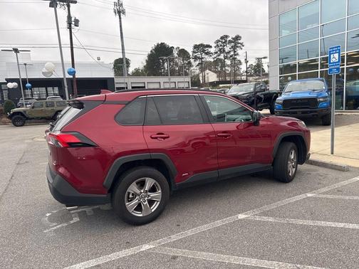 2025 Toyota RAV4 Hybrid LE