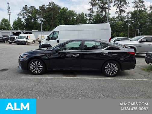 Super Black Clearcoat 2025 Nissan Altima SV