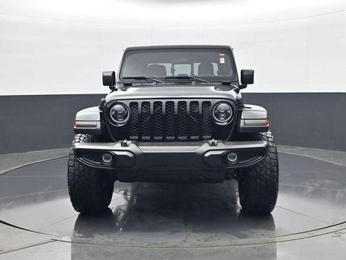 Black Clearcoat 2021 Jeep Gladiator Willys 4x4