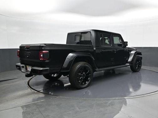 Black Clearcoat 2023 Jeep Gladiator High Altitude 4x4