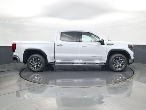 Glacier White Tricoat 2026 GMC Sierra 1500 SLT