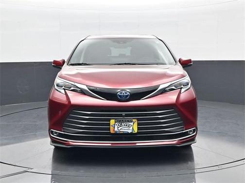 2022 Toyota Sienna Platinum 7 Passenger