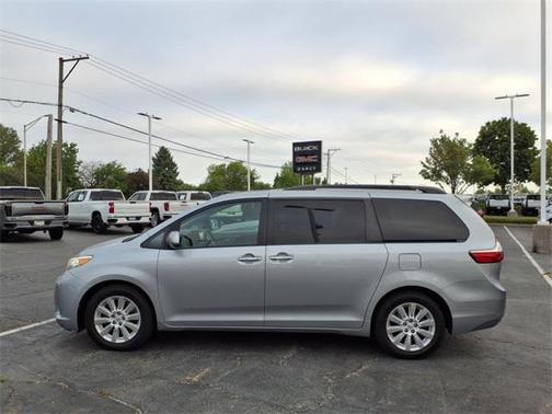 2015 Toyota Sienna XLE