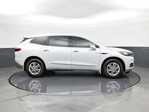 White Frost Tricoat 2021 Buick Enclave FWD Essence