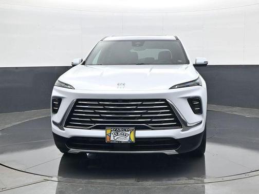 iridescent white tricoat 2026 Buick Enclave Preferred