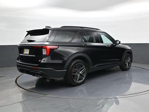 Agate Black Metallic 2025 Ford Explorer ST