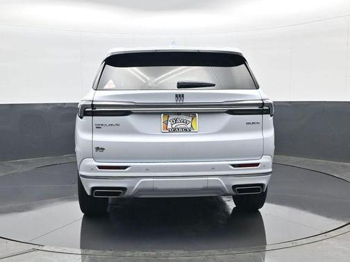 iridescent white tricoat 2026 Buick Enclave Avenir FWD