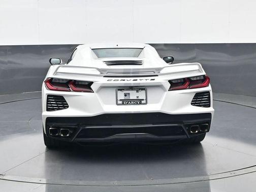 White Pearl Metallic Tricoat 2023 Chevrolet Corvette Stingray w/3LT