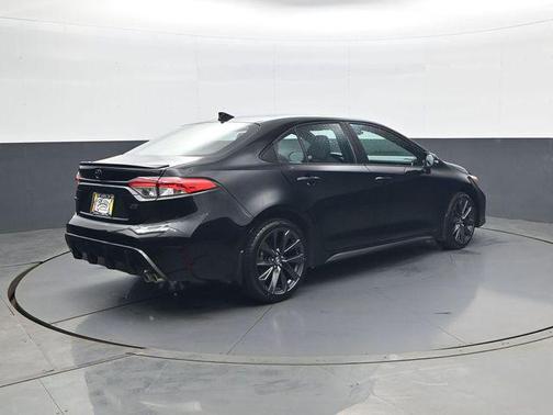 Midnight Black Metallic 2024 Toyota Corolla SE