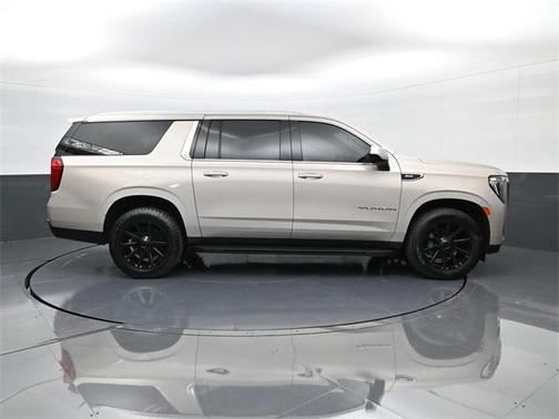 2022 GMC Yukon XL SLE