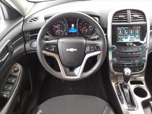 Photo 5 of 22 of 2015 Chevrolet Malibu 1LT