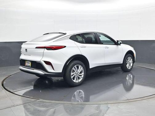 Summit White 2026 Buick Envista Preferred FWD