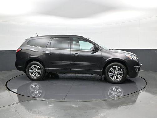 Tungsten Metallic 2017 Chevrolet Traverse 2LT