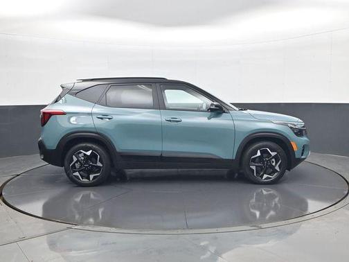 Pluton Blue/Black Roof 2025 Kia Seltos S