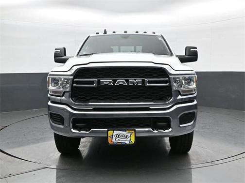 2024 RAM 2500 Tradesman Crew Cab 4x4 6'4' Box