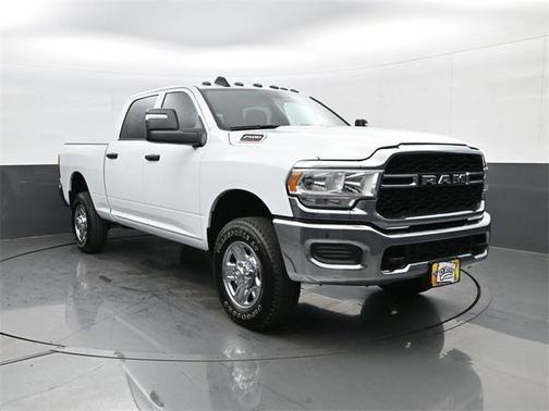 2024 RAM 2500 Tradesman Crew Cab 4x4 6'4' Box