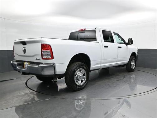 2024 RAM 2500 Tradesman Crew Cab 4x4 6'4' Box