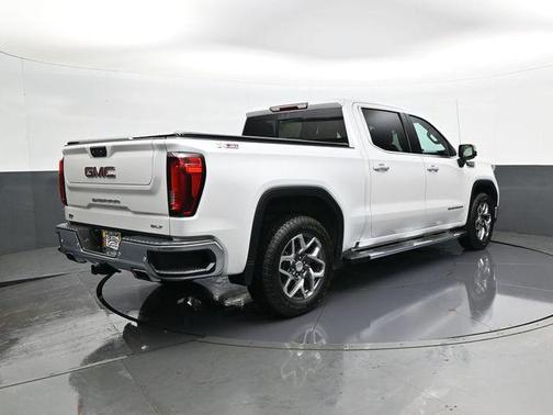 White Frost Tricoat 2024 GMC Sierra 1500 SLT