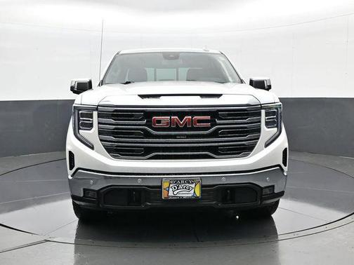 White Frost Tricoat 2024 GMC Sierra 1500 SLT
