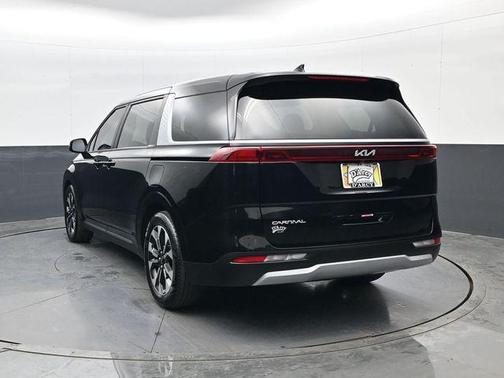 2024 Kia Carnival EX