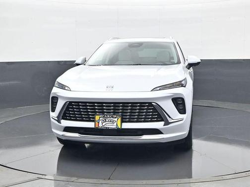 Iridescent White Tricoat 2026 Buick Envision Avenir AWD