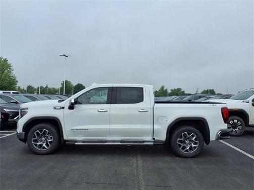 2025 GMC Sierra 1500 SLT