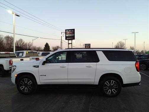 2023 GMC Yukon XL 4WD AT4