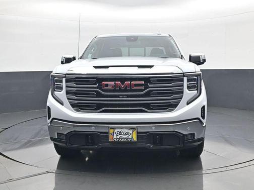 Glacier White Tricoat 2026 GMC Sierra 1500 SLT