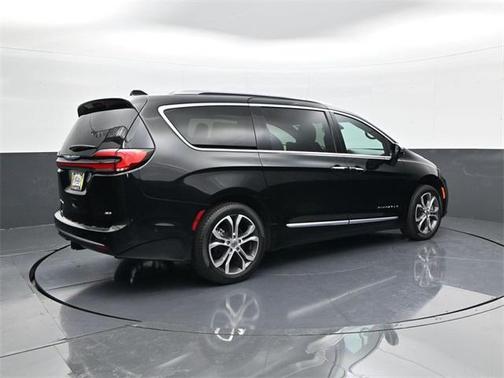 2024 Chrysler Pacifica L