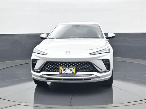 White Frost Tricoat 2026 Buick Envista Avenir FWD