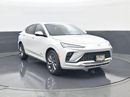 White Frost Tricoat 2026 Buick Envista Avenir FWD