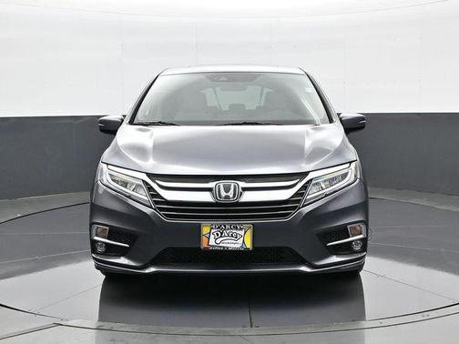 Silver Metallic 2018 Honda Odyssey Elite