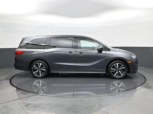 Silver Metallic 2018 Honda Odyssey Elite