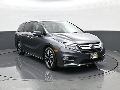 Silver Metallic 2018 Honda Odyssey Elite