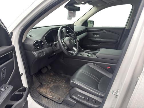 Platinum White Pearl 2023 Honda Pilot