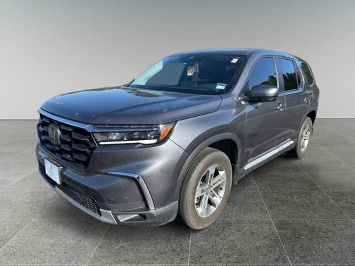 Modern Steel Metallic 2024 Honda Pilot