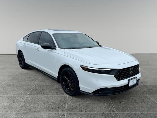 Platinum White Pearl 2025 Honda Accord