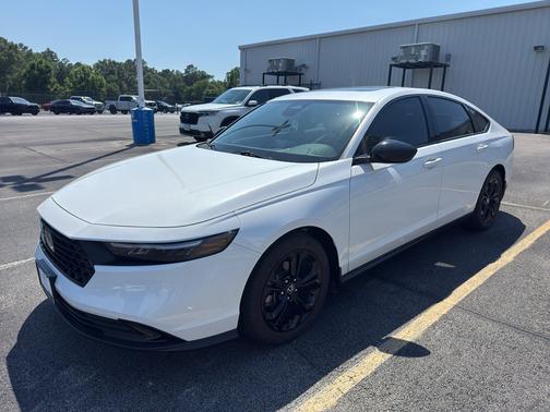 Platinum White Pearl 2025 Honda Accord