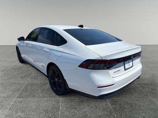 Platinum White Pearl 2025 Honda Accord