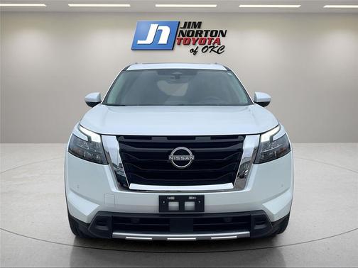 2025 Nissan Pathfinder Platinum 4WD