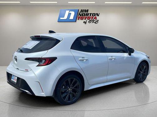 Pearl 2026 Toyota Corolla XSE