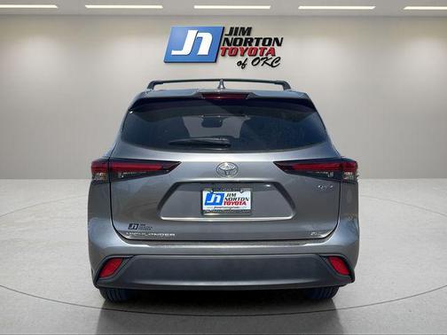 2026 Toyota Highlander Hybrid XLE