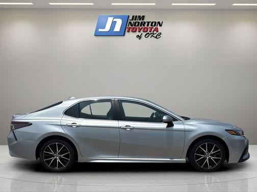 Celestial Silver Metallic 2024 Toyota Camry SE
