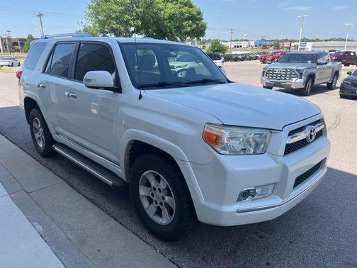 Blizzard Pearl Metallic 2013 Toyota 4Runner SR5